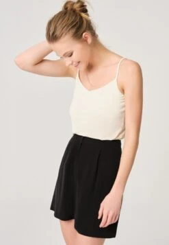 Shorts - Black -Dagİ 099f0a02693b49628daa64d0c137be5e