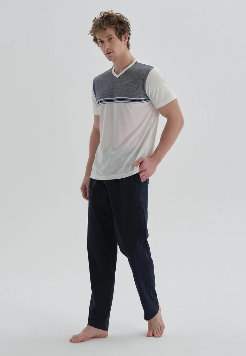 Nachtwäsche Set - Grey, Off-white 1 Nachtwäsche Set - Grey, Off-white