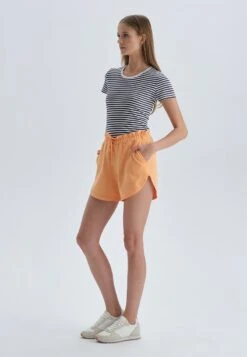 Shorts - Orange -Dagİ 449a8619066d4d21aee09be5351dbdb6