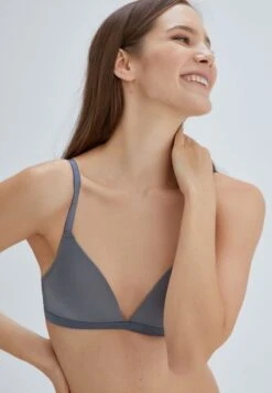 Triangel BH - Smoked -Dagİ 44be76475efd4898949df25f74bb8a9e