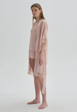 Bademantel - Dark Pink -Dagİ 595260b5e4f645bebac1d50f3249c3ab