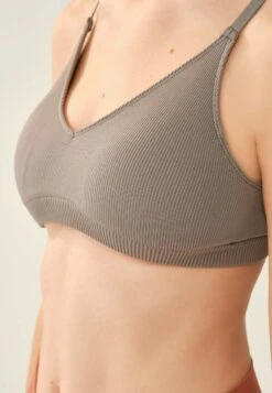 SEAMLESS - T-Shirt BH - Green -Dagİ 648fc2b82bc8404b8c9452c7935fb299