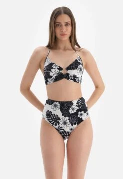 Bikini-Top - Black -Dagİ 6cc4d39ff4e44ed8bc2f3cd4940b6862