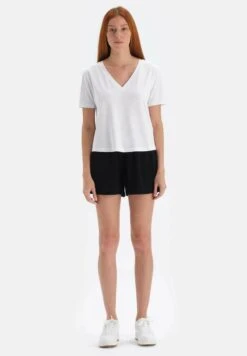 SACRED SUN - Shorts - Black -Dagİ 7bc85a59f58c4de3a25ac3357d2d4698 1