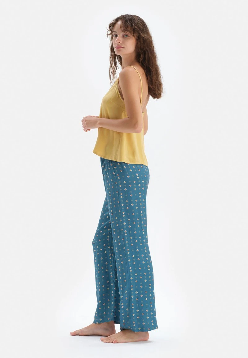 V-NECK REGULAR SLEEVELESS - Nachtwäsche Set - Mustard 6 V-NECK REGULAR SLEEVELESS - Nachtwäsche Set - Mustard – Bild 6