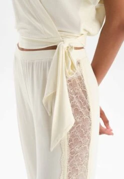 LACE DETAILED - Stoffhose - Ecru -Dagİ f64551e2f4254bbf86d1ce9fb4044085